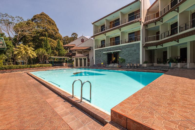 Capital O 1256 Sangga Buana Resort And Convention Hotel Чианджур Экстерьер фото
