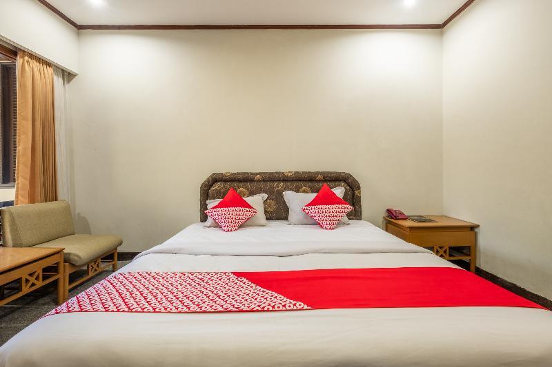 Capital O 1256 Sangga Buana Resort And Convention Hotel Чианджур Экстерьер фото